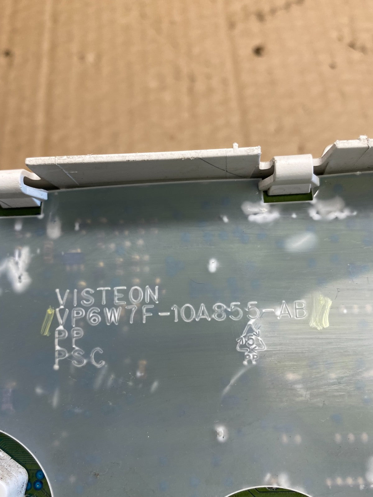 2009 to 2010 Mercury Marquis Speedometer Cluster Gauge ac9395 DG7