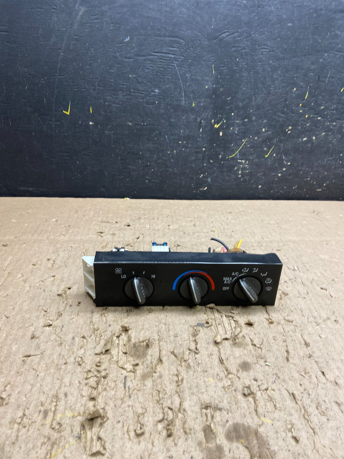 2001 - 2007 GMC Chevrolet Astro Express Climate Control A/C T8669 DG0