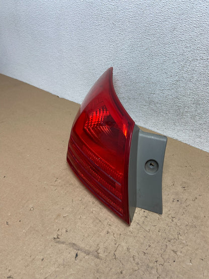 2008 to 2015 Nissan Rogue Right Passenger Side Tail Light AG44001