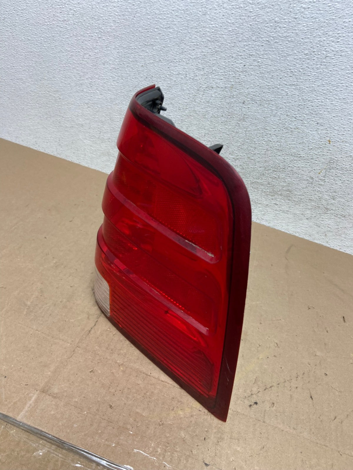 2003 2004 2005 2006 Ford Expedition Right Passenger Rh Tail light AE6838 LK1