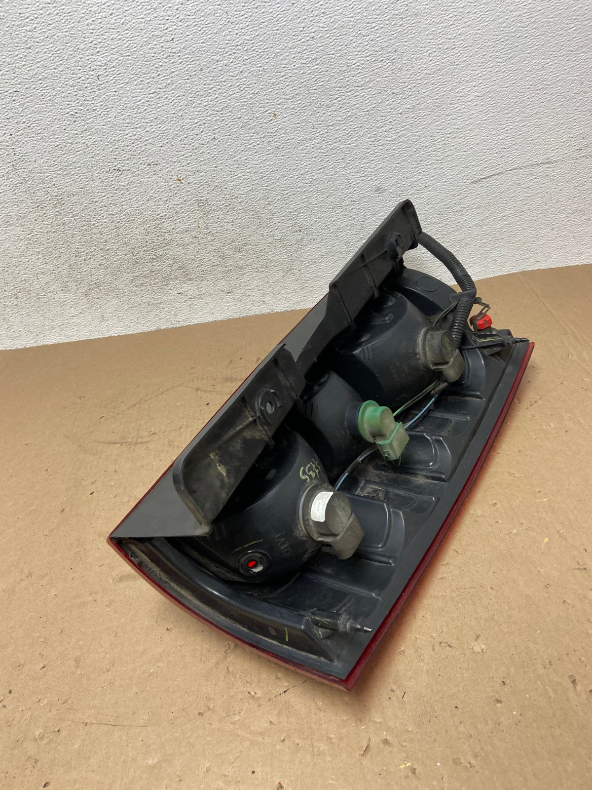 2007-2013 Chevrolet Avalanche Right Passenger RH Side Tail Light AD7735 LK6