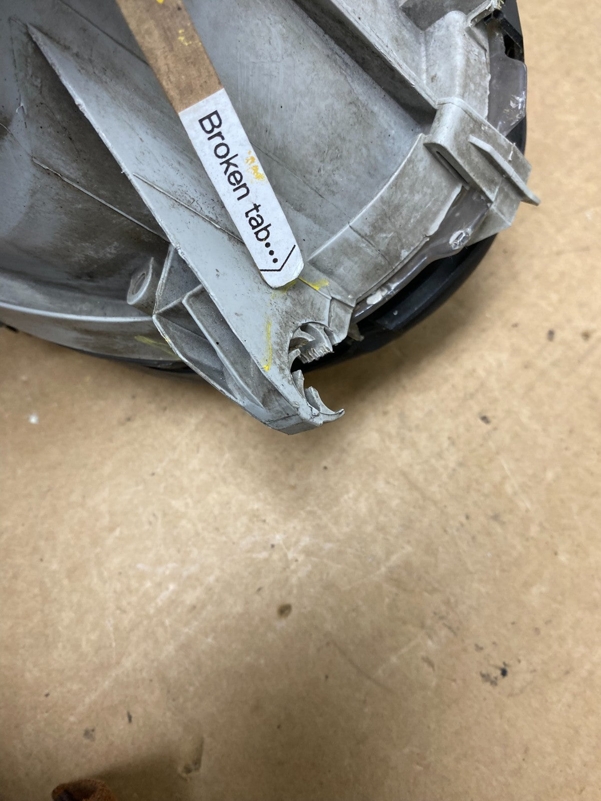 2001 - 2004 Mercedes-Benz C Class Halogen Right Passenger Headlight AE30505