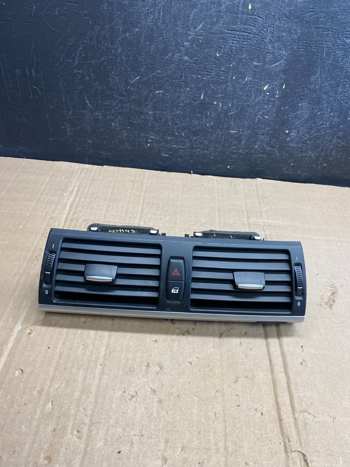 2007 to 2013 BMW X5 X6 Center Console Dash Air Vent AD7193 DG0