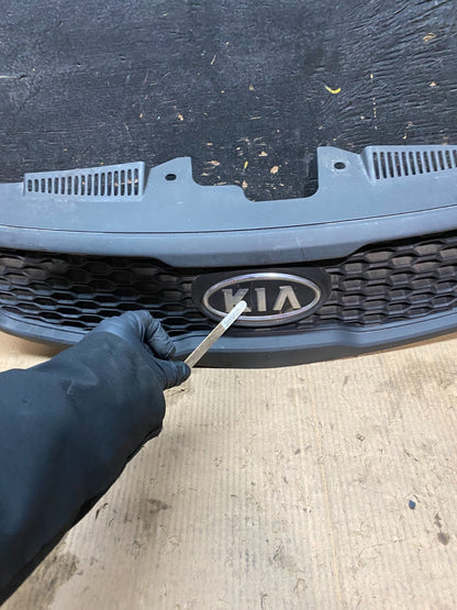2010 to 2013 Kia Forte Koup Black Front Upper Bumper Grill Grille X3293 DG4