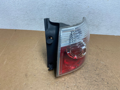 2007 to 2012 GMC Acadia Halogen Tail Light Right Passenger RH Side AE1186 LK2