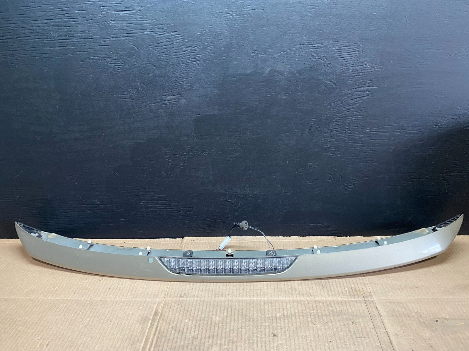 2007 to 2013 Mitsubishi Outlander Rear Spoiler 3RD Brake Light OEM C9699 DG16