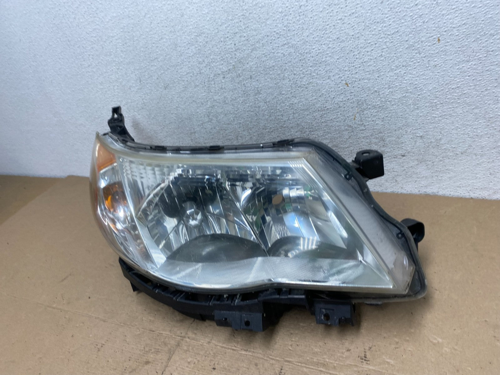 2009 - 2013 Subaru Forester Right Passenger Side Halogen Headlight AF5019 DW1