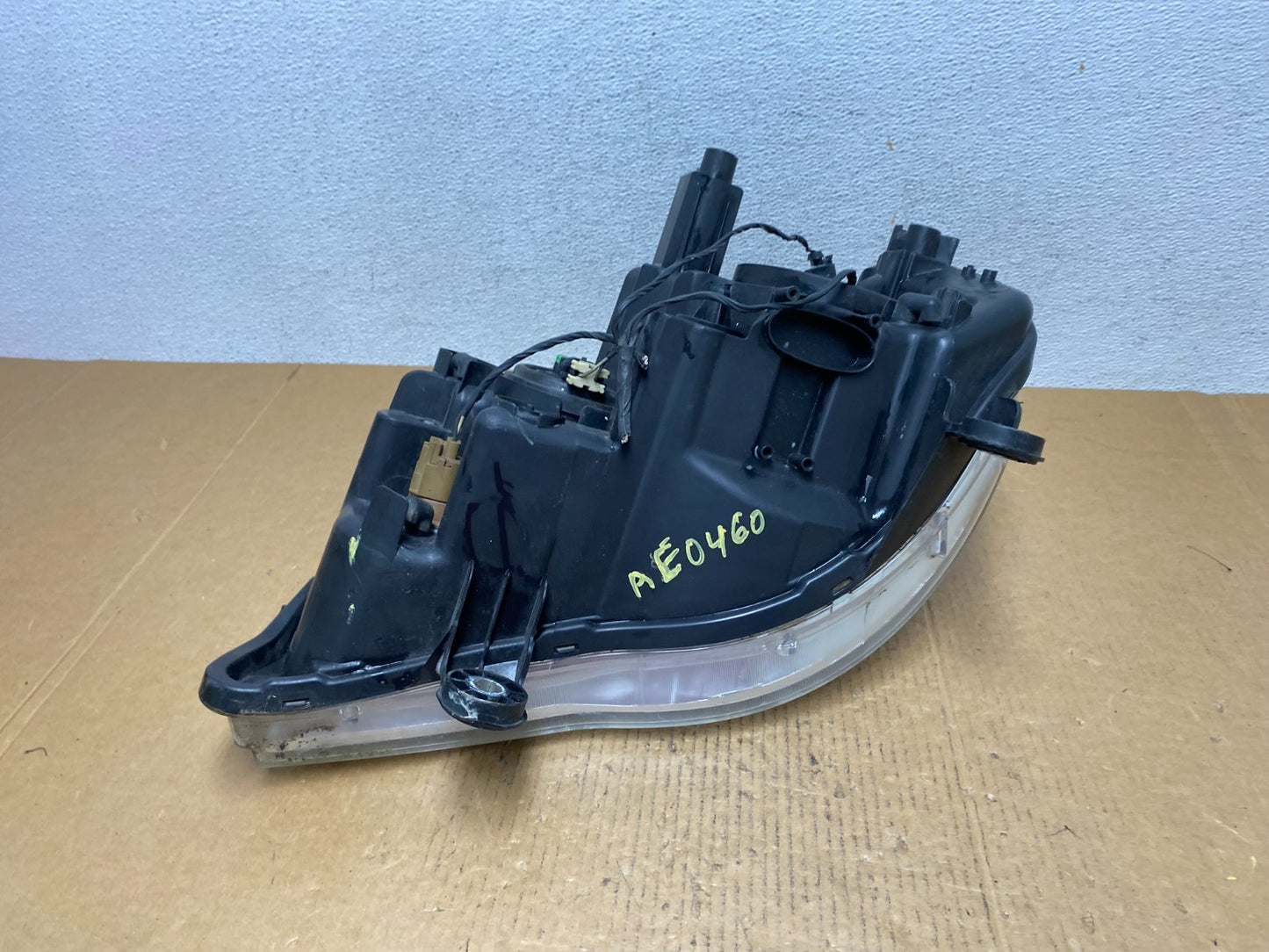 2011 to 2016 Chrysler Town and Country Right Passenger Headlight AE0460 DW6