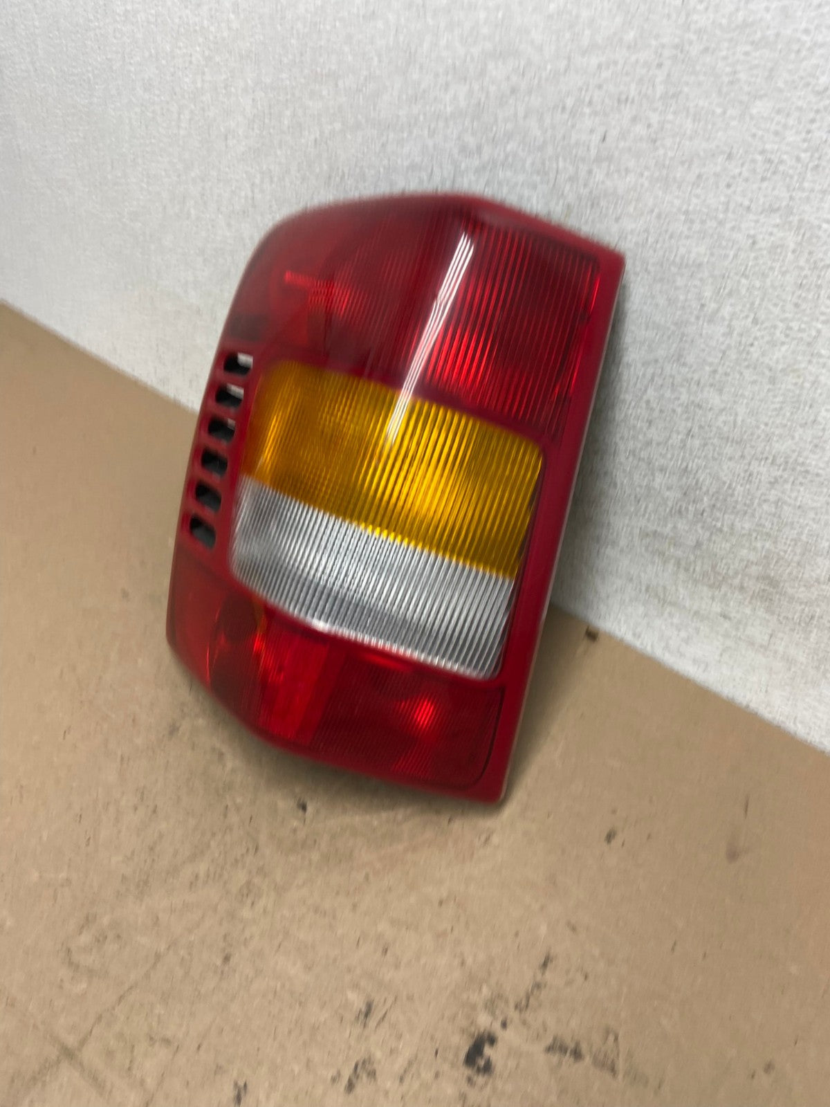1999 - 2004 Jeep Grand Cherokee WJ Left Driver Lh Tail Light AF4765 LK1