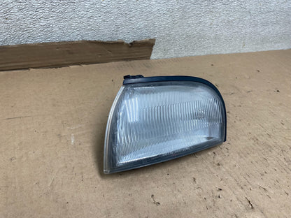 1993 to 1997 Infiniti J30 Y32 Front Driver Side Corner Light Lamp U8626 PS2