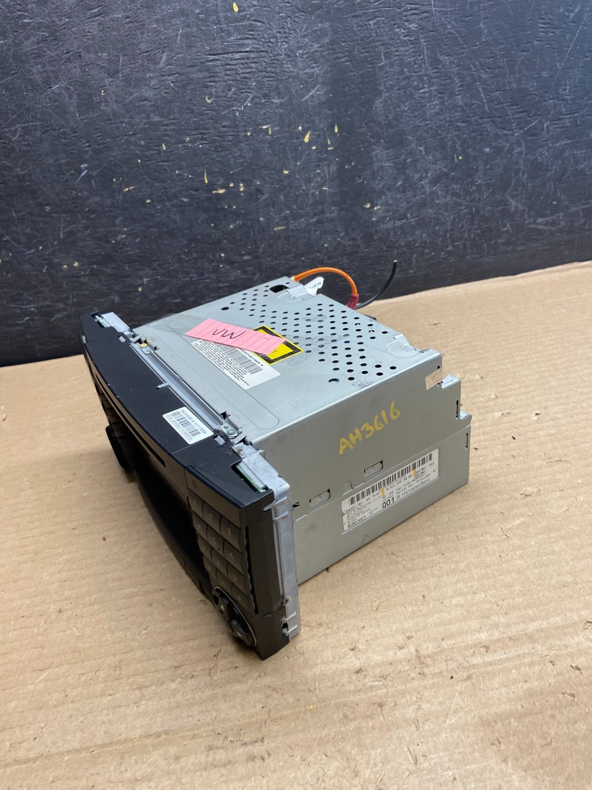 2003-2006 Mercedes Benz W211 E350 E500 Radio Screen Navigation Display AH3616 DG3