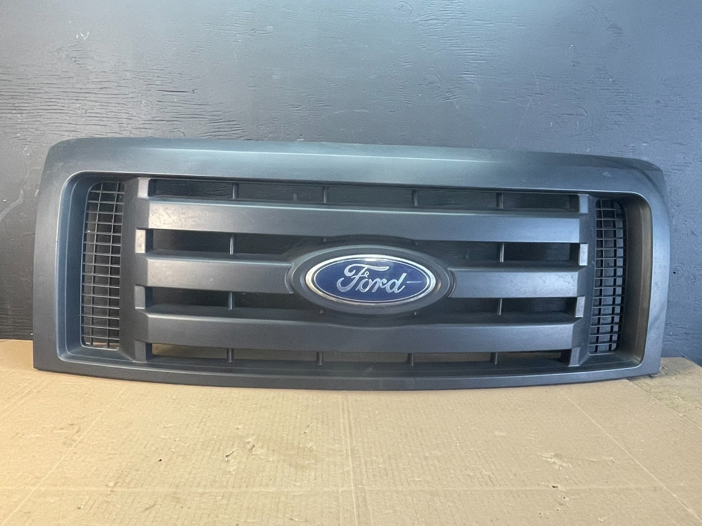 2009 to 2012 Ford F150 Front Upper Grill Grille Chrome AC2260 DG0