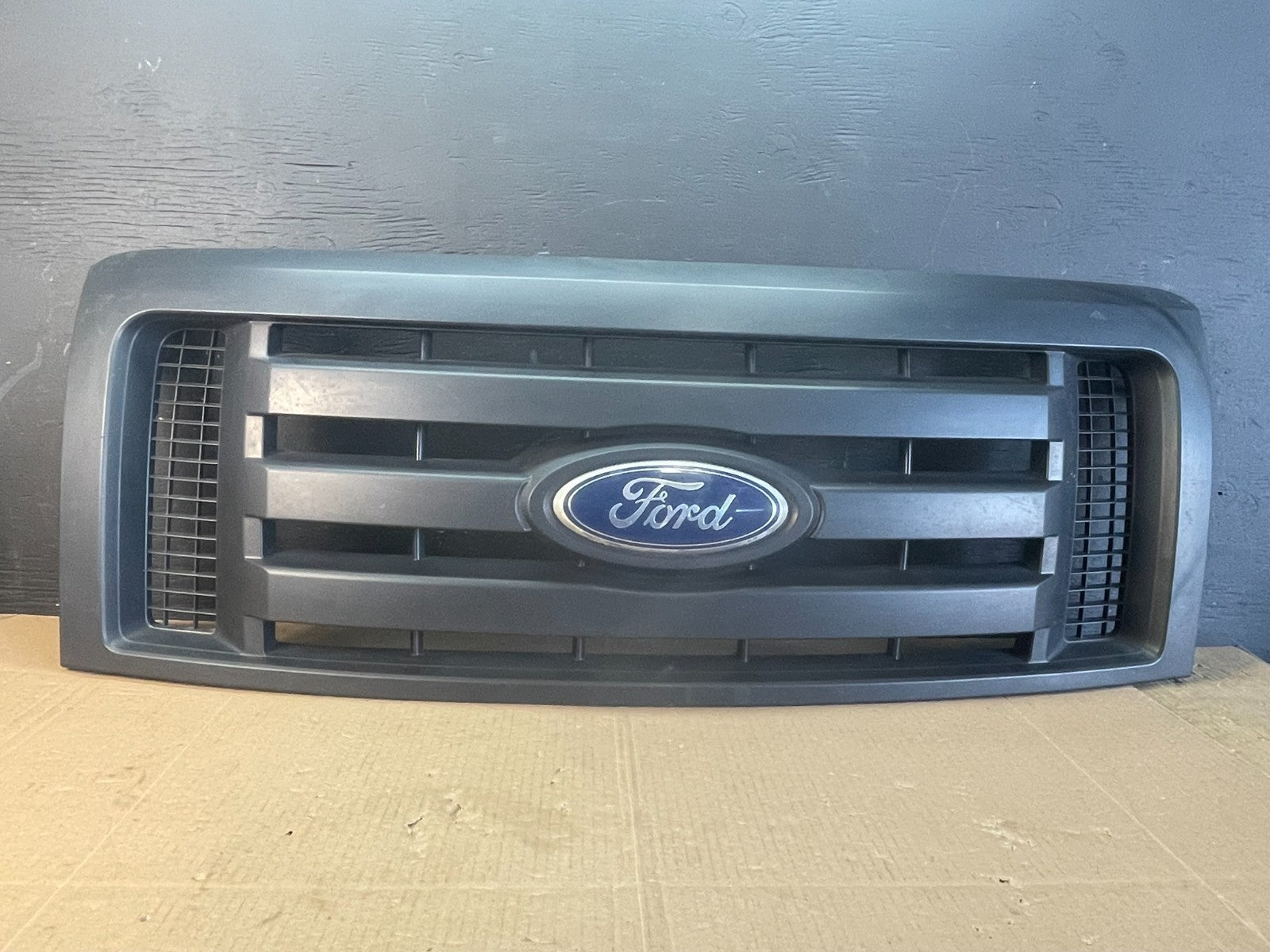 2009 to 2012 Ford F150 Front Upper Grill Grille Chrome AC2260 DG0