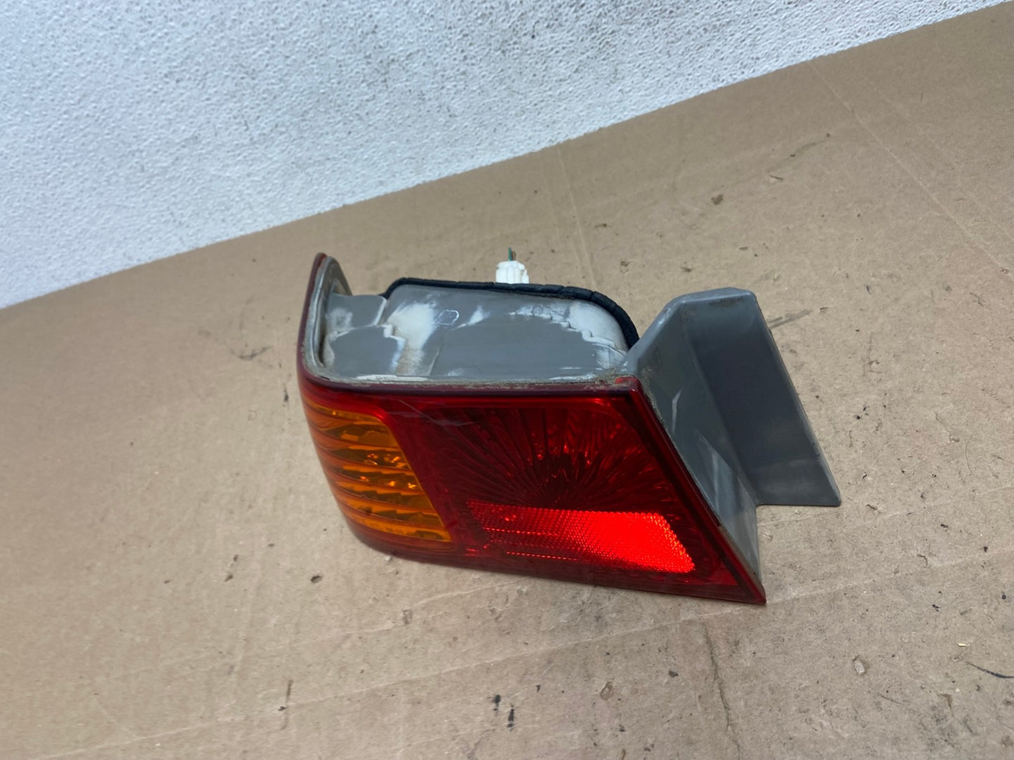 2000 to 2001 Toyota Camry Tail Light Left Driver Lh Side AE6068 LK1