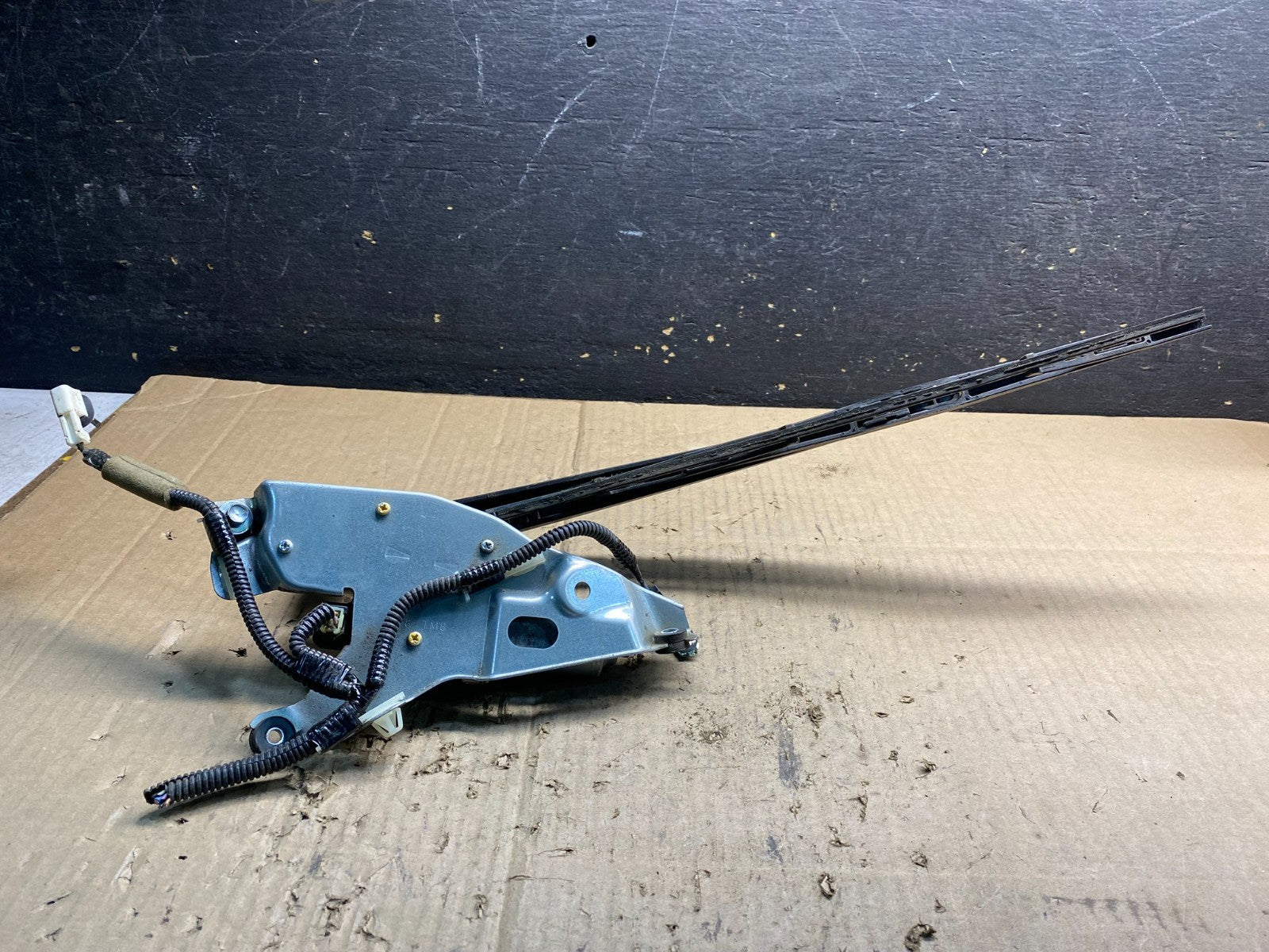2010 to 2013 Honda Insight Rear Wiper Motor AB03955