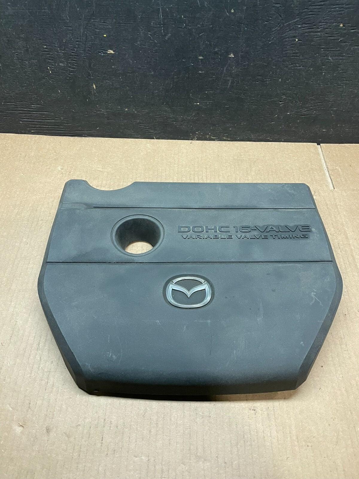 2004 to 2009 Mazda 3 DOHC 16 VALVE Engine Shield Top Cover J7374 PS0