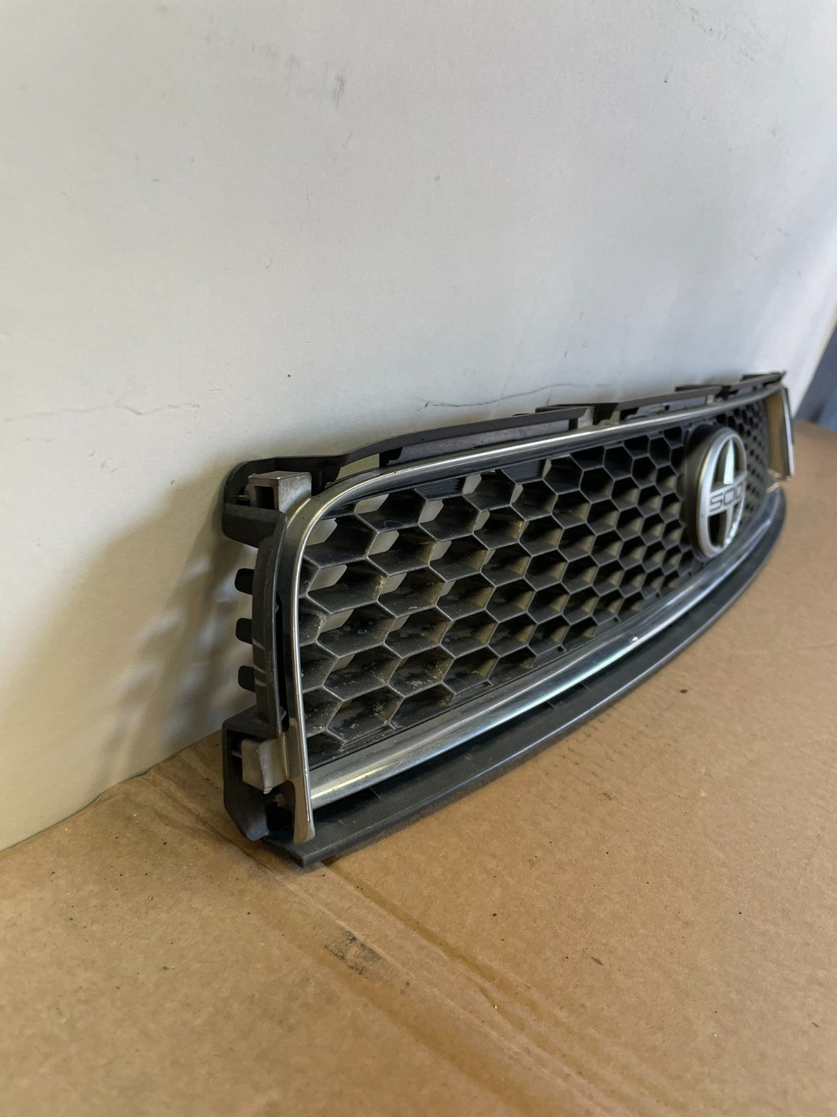 2005 to 2010 Scion TC Front Upper Grill Grille AH6093 DG2