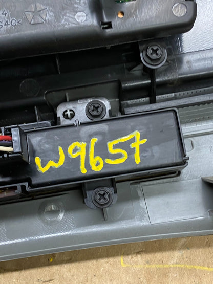 2008 to 2012 Jeep Liberty Dash Climate Temperature Control Radio Bezel W9657 DG6
