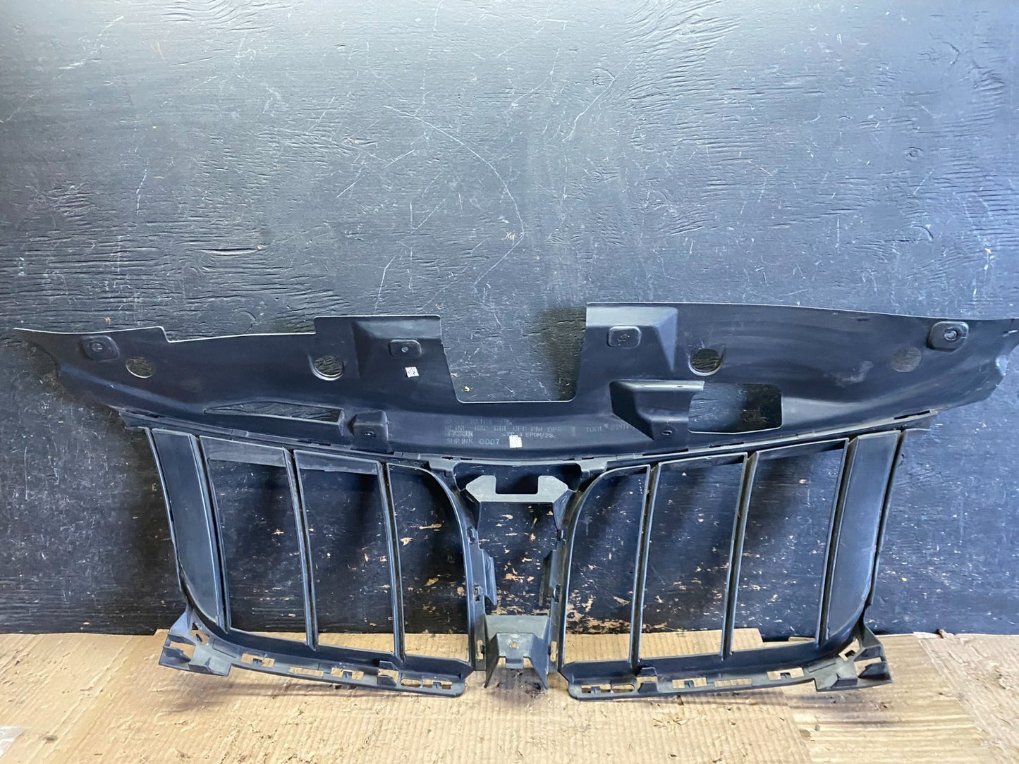 2009 to 2012 Lincoln MKS Front Upper Insert Grille Grill Oem x0003 DG5