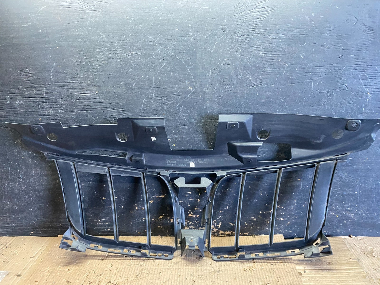 2009 to 2012 Lincoln MKS Front Upper Insert Grille Grill Oem x0003 DG5
