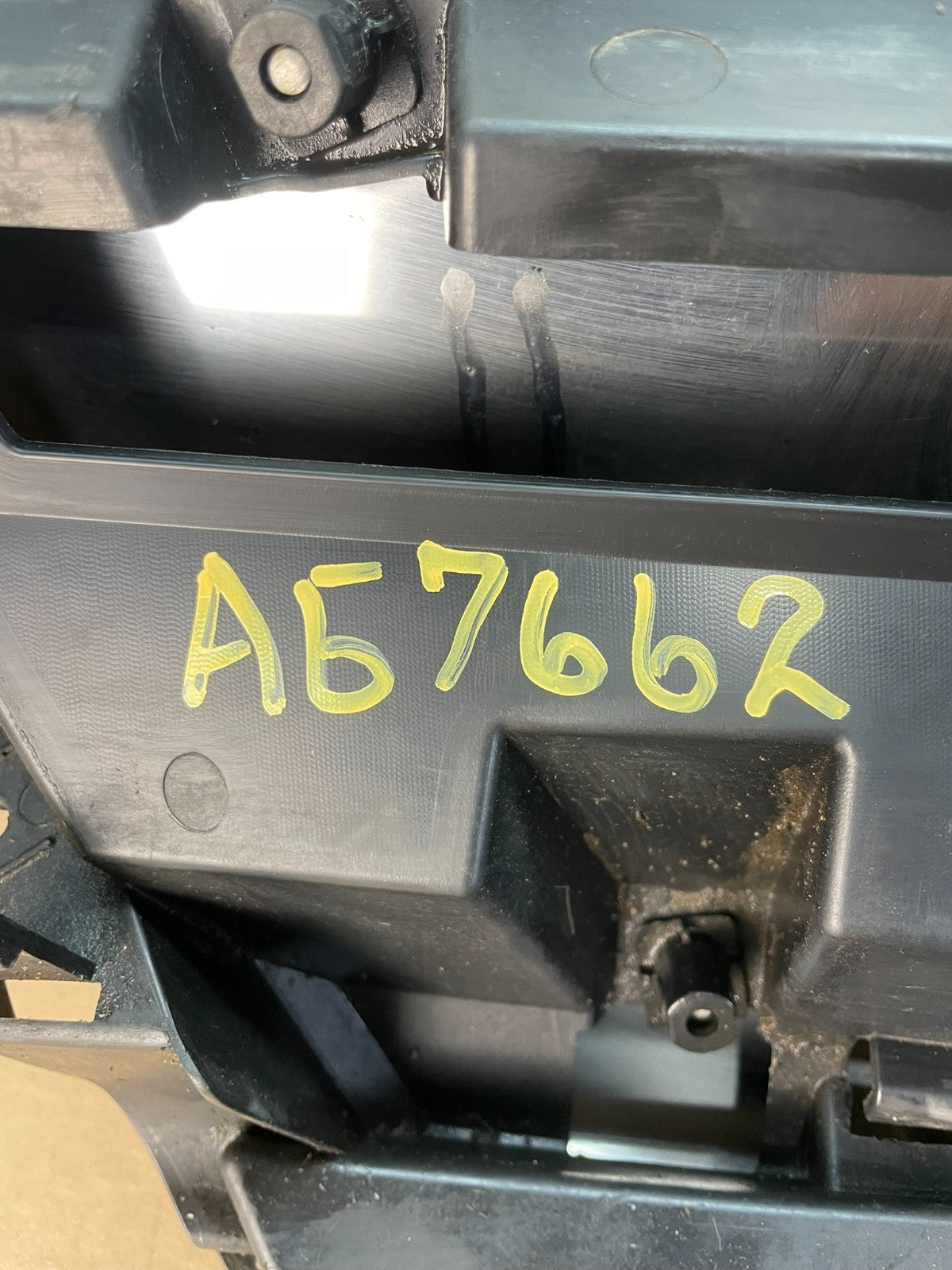 2010 to 2012 Mercedes GL320 GL550 Front Bumper Cover Reinforcement AG76625