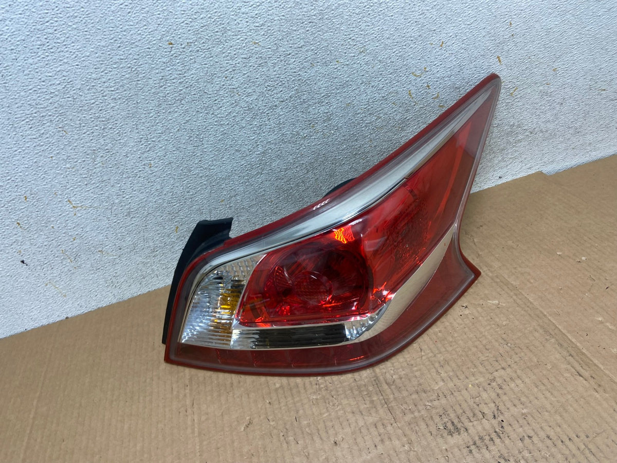 2013 2014 2015 Nissan Altima Right Passenger RH Side Tail Light AI6552 LK2
