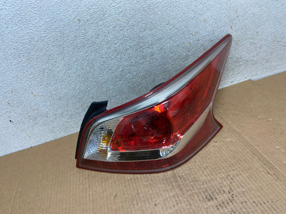 2013 2014 2015 Nissan Altima Right Passenger RH Side Tail Light AI6552 LK2