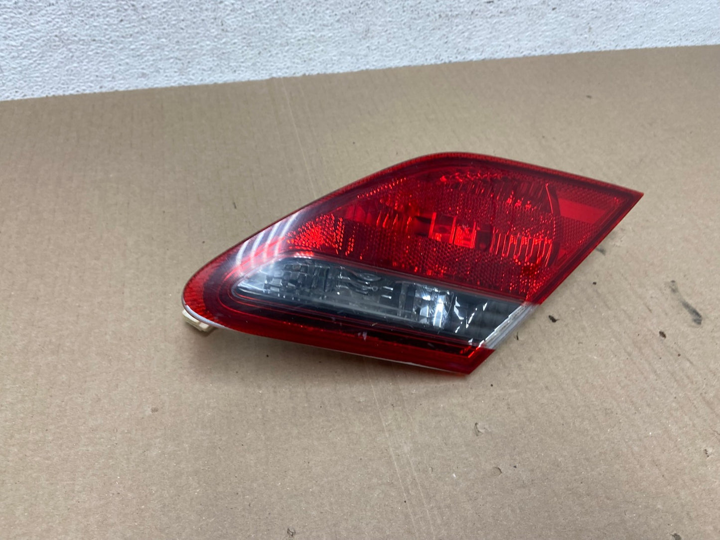 2008-2010 Toyota Avalon Right Passenger Side Tail Light Inner AE6938 LK2