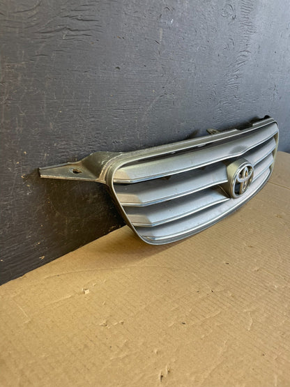2003 to 2004 Toyota Corolla Front Upper Grill Grille Aftermarket AE3700 DG2