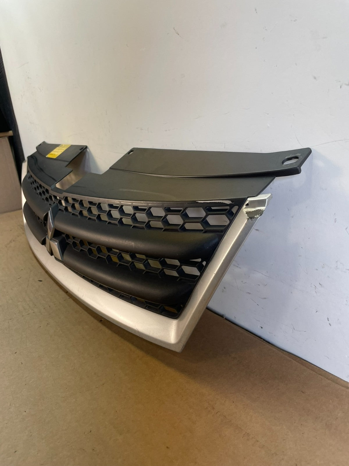 2007 - 2009 Mitsubishi Outlander Front Upper Grill Grille AF8785 DG1