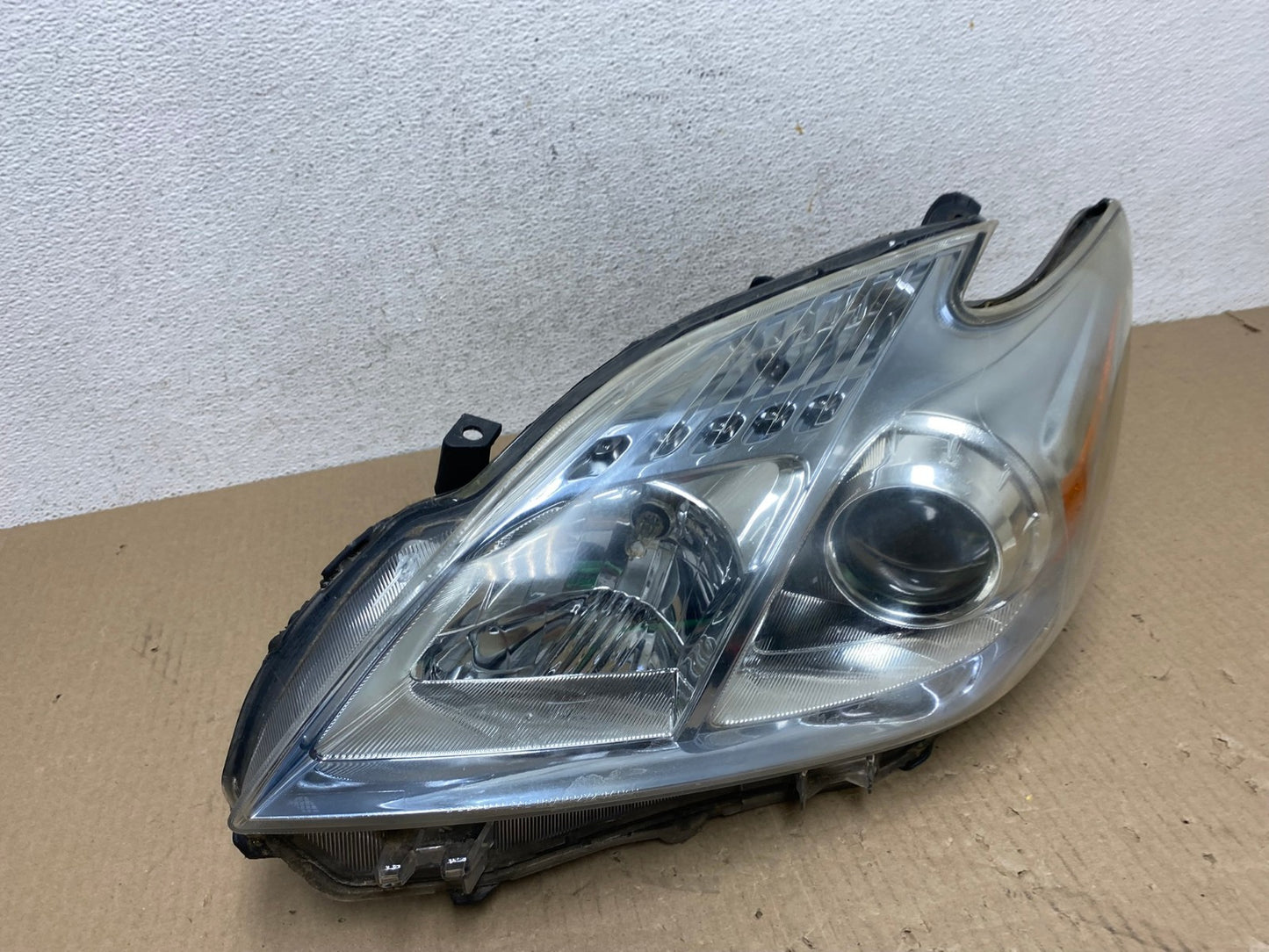 2010 - 2011 Toyota Prius Left Driver LH Blue Halogen Headlight AE9615 LK2