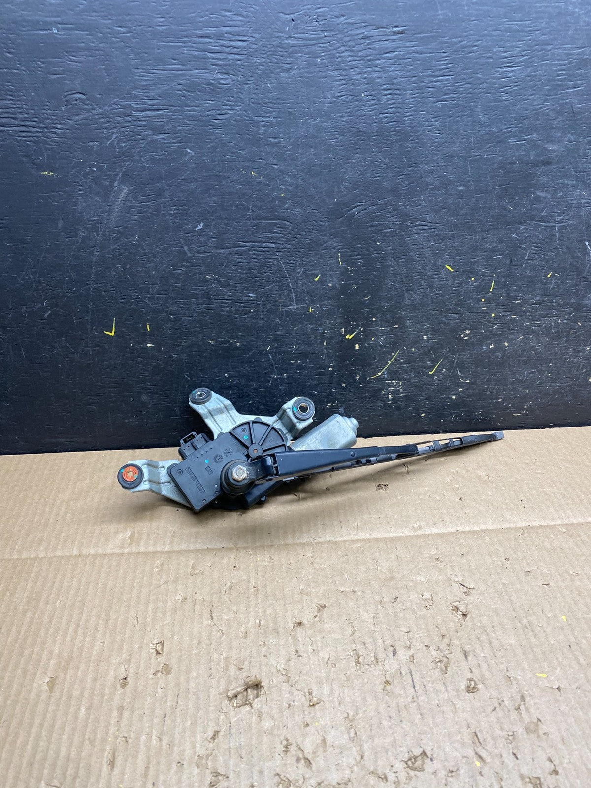 2010 to 2016 Cadillac SRX Rear Windshield Washer Wiper Motor V1575 DG0