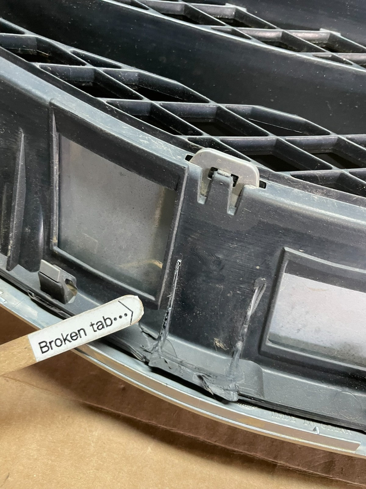 2012 to 2015 Honda Pilot Front Upper Grill Grille AE3755 DG9