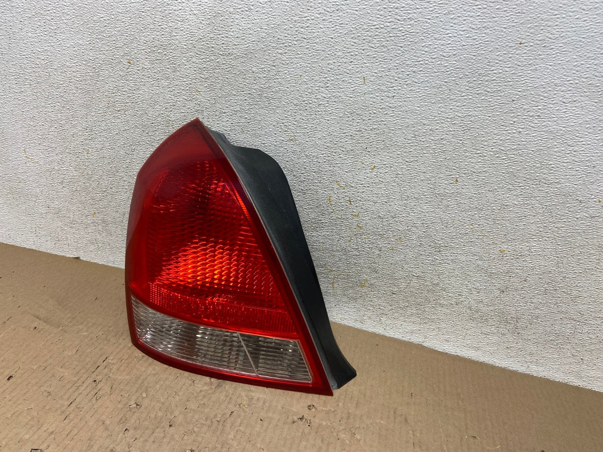 2001-2003 Sedan Hyundai Elantra Left Driver Lh Side Tail Light AH5886 LK2