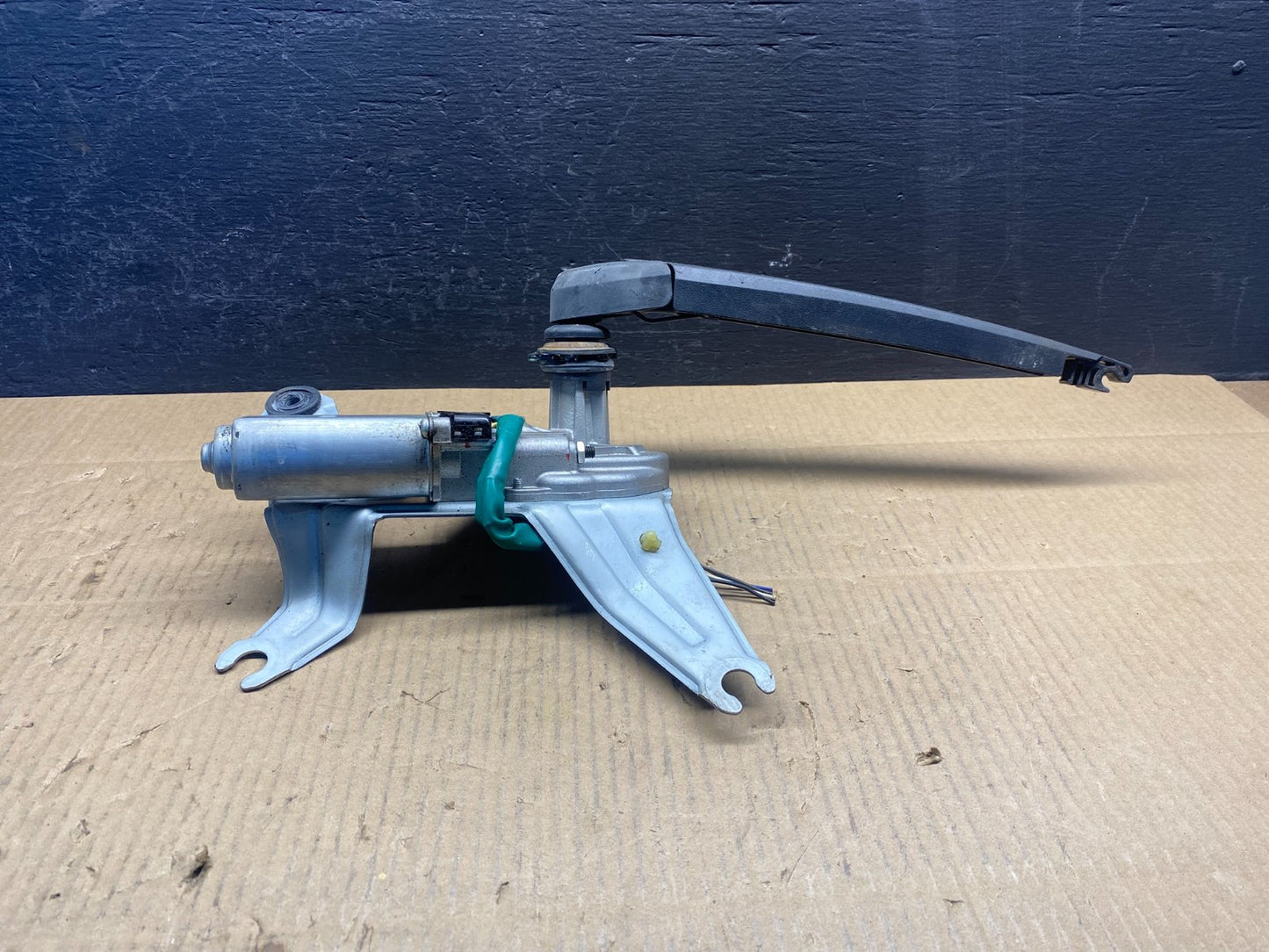 2007 - 2010 Hyundai Santa Fe Rear Glass Windshield Wiper Motor ad1534 DG1