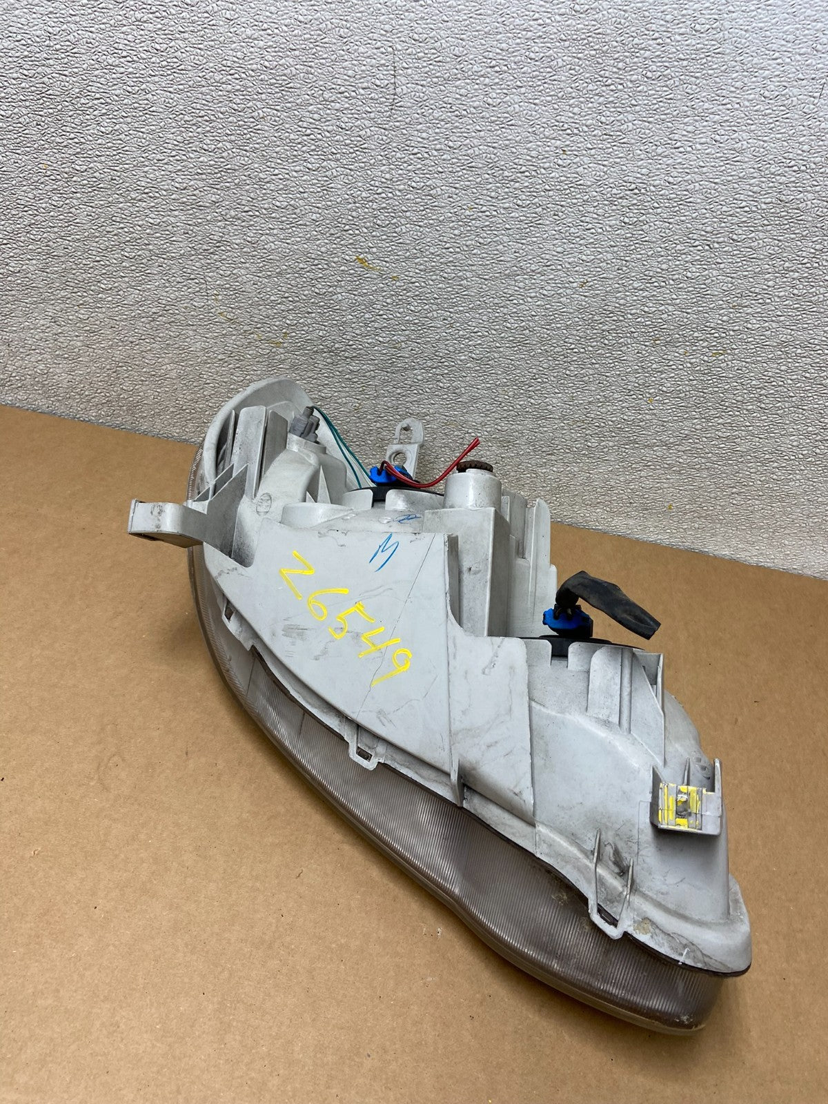 2003 to 2004 Toyota Corolla Left Driver LH side Headlight Oem Z6549 DW7