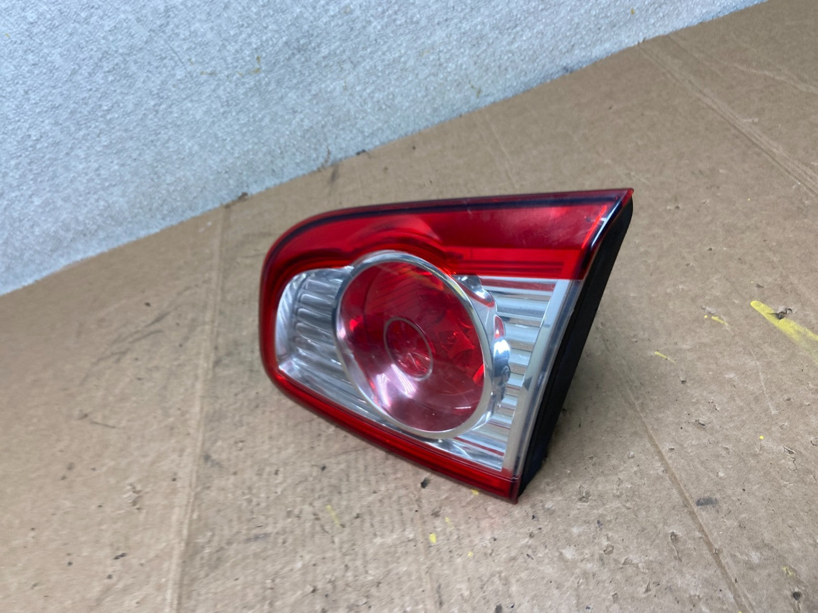 2010 2011 2012 Hyundai Santa Fe Right Passenger RH Tail Light Inner Oem AA1681 P1