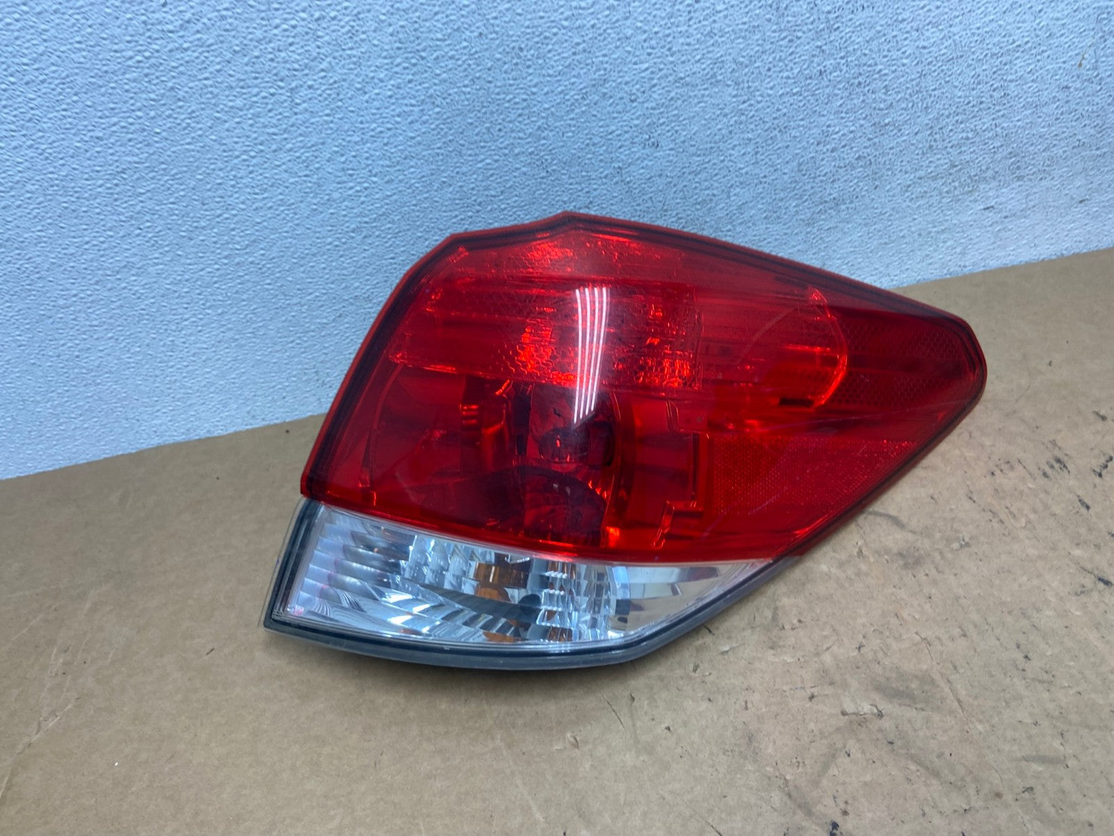 2010-2014 Subaru Outback Wagon Right Passenger Rh Side Tail Light AD4807 LK0