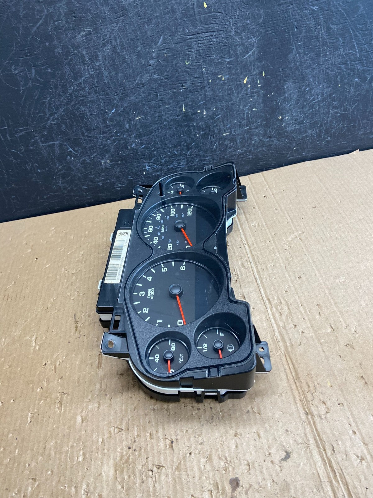 2007 to 2013 Chevrolet Silverado Suburban Cluster Gauge Speedometer AE4201 DG1