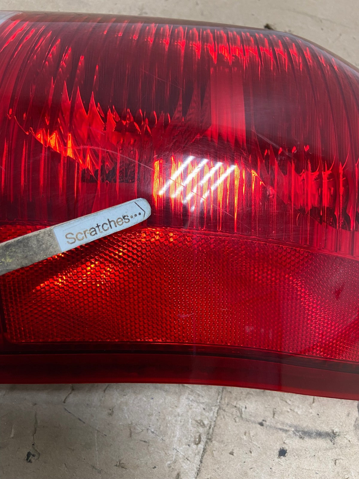 2004 to 2007 Saturn Vue Right Passenger Rh Side Tail Light AG5677 LK3