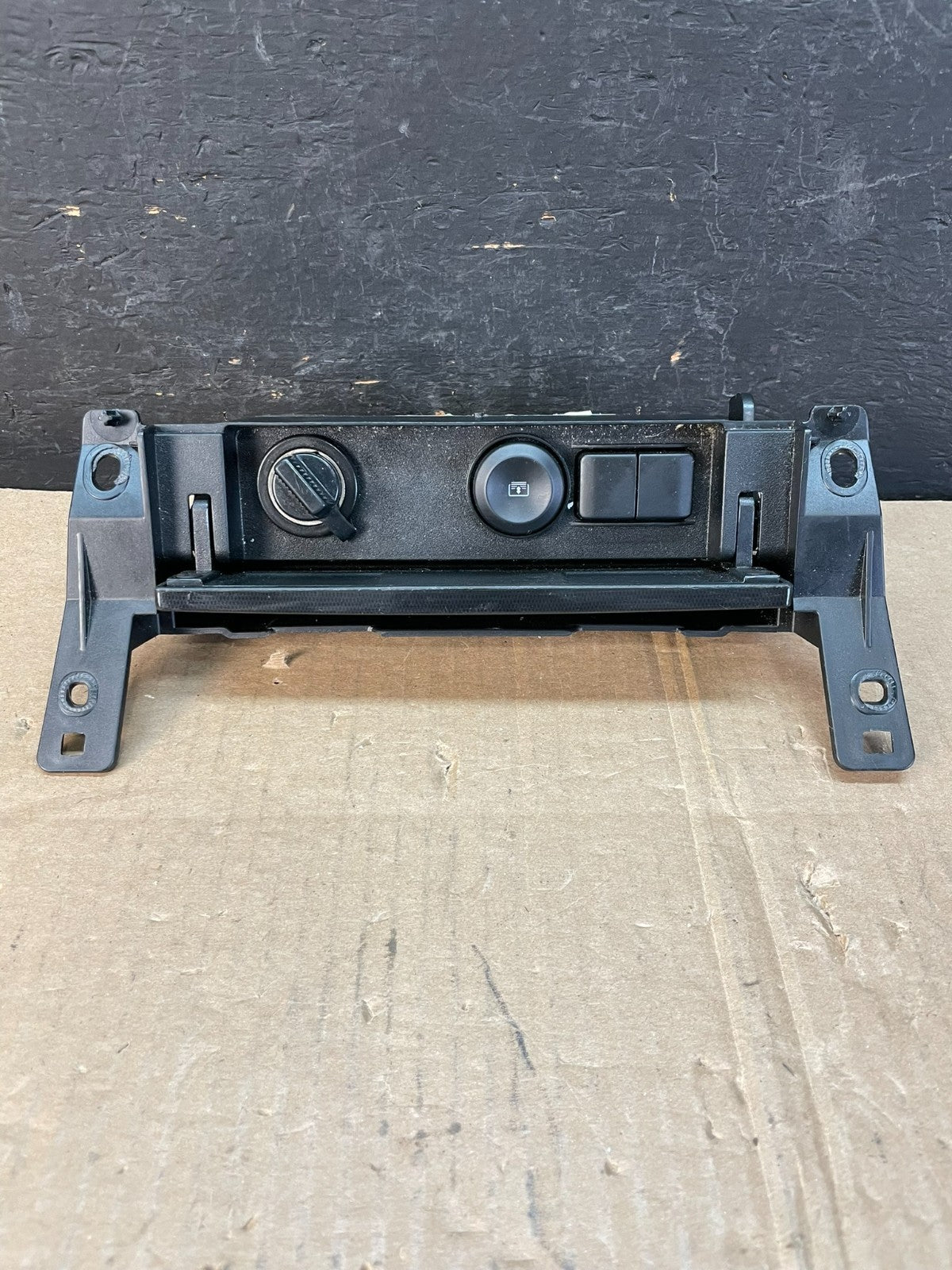 2010 to 2012 Ford Taurus Front Center Console Dashboard Center Storage AC4912 DG0
