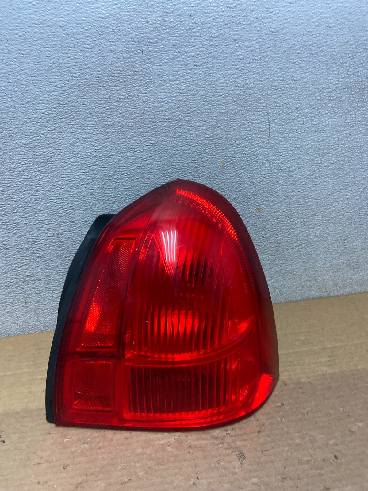 2003 to 2011 Lincoln Town Car Right Passenger Rh Tail Light AB5194 LK0
