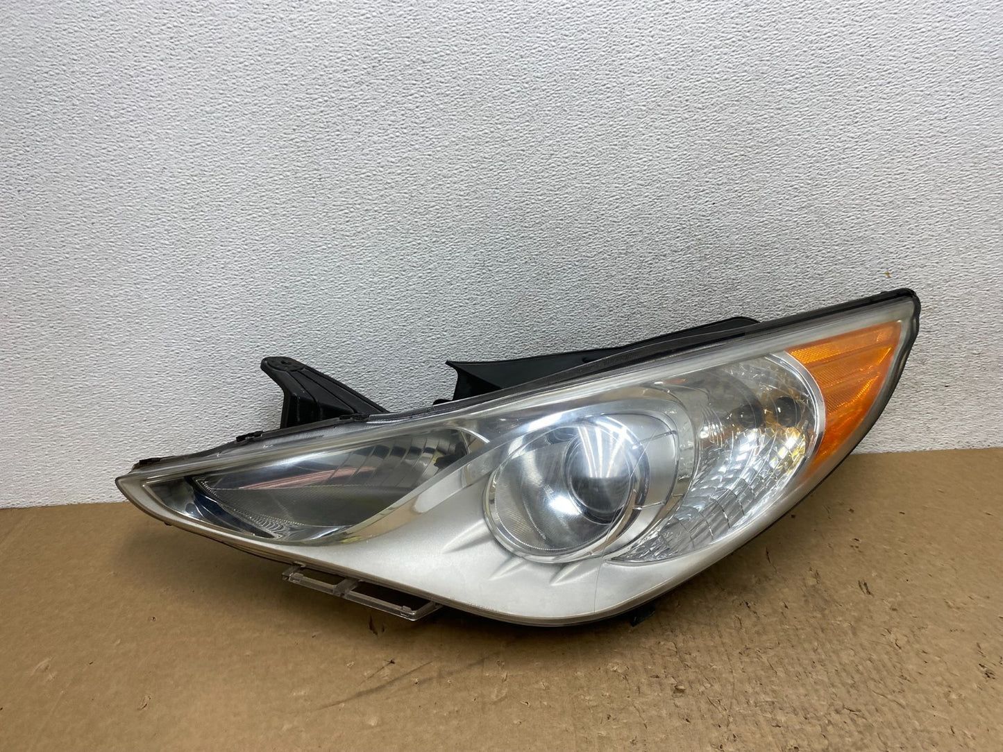 2011 - 2014 Hyundai Sonata Left Driver Lh Side Headlight Halogen AG1208 DW0