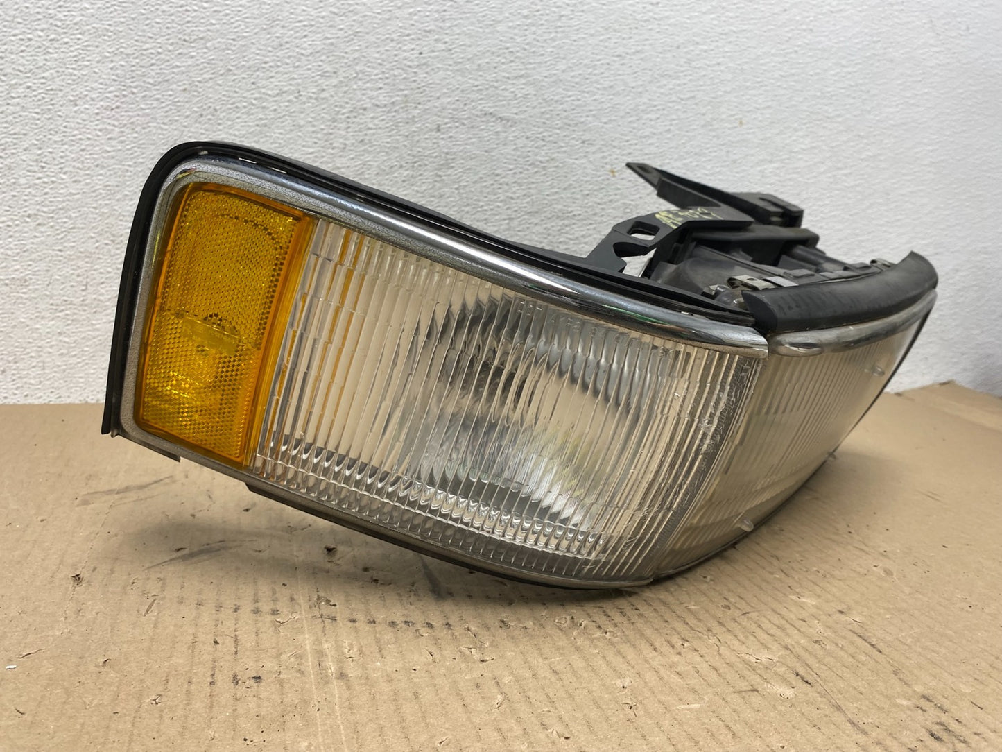 1994 1995 1996 Cadillac Deville Right Passenger Halogen Headlight AE7029 DW2