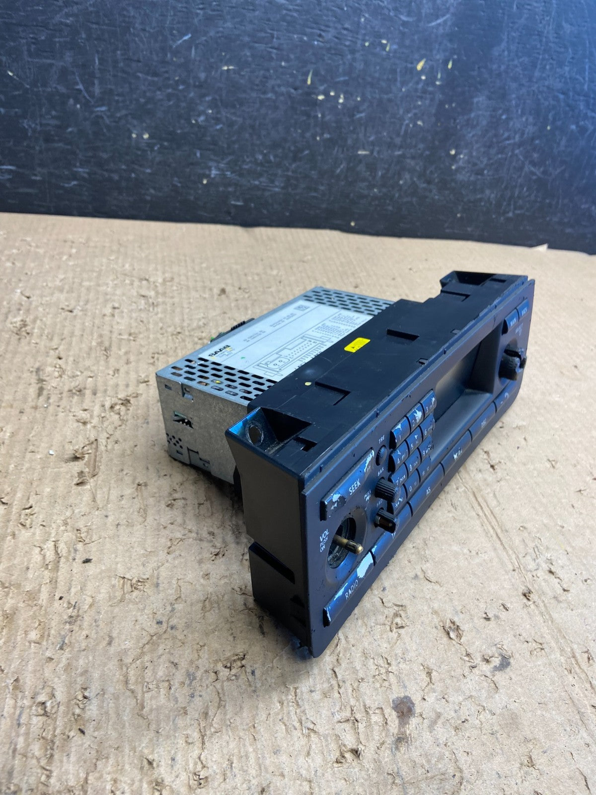 2003 to 2006 Saab 9-3 Audio Screen Display Radio AF1722 DG4