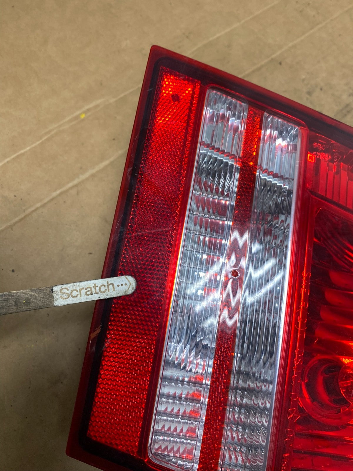 NO LED 2009-2011 Dodge Journey Right Passenger side Tail Light Inner T50333
