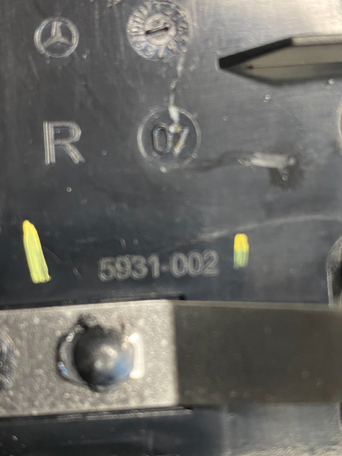 2008 to 2011 Mercedes W204 C300 Front Center Dash AC Air Vent Trim AC9114 DG4