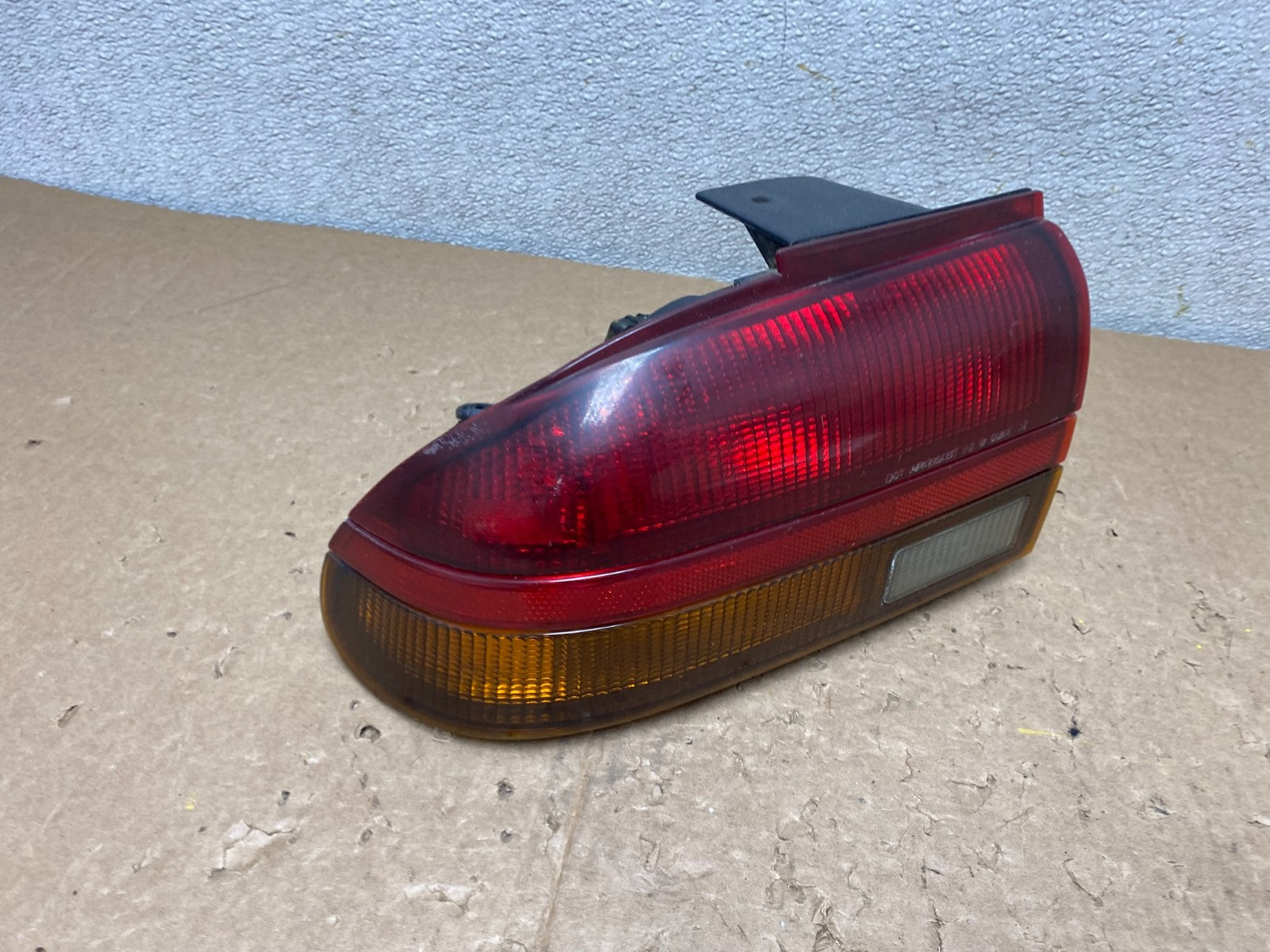 1993 - 1995 Saturn SL S-Series Left Driver LH Side Tail Light OEM v0227 DG2
