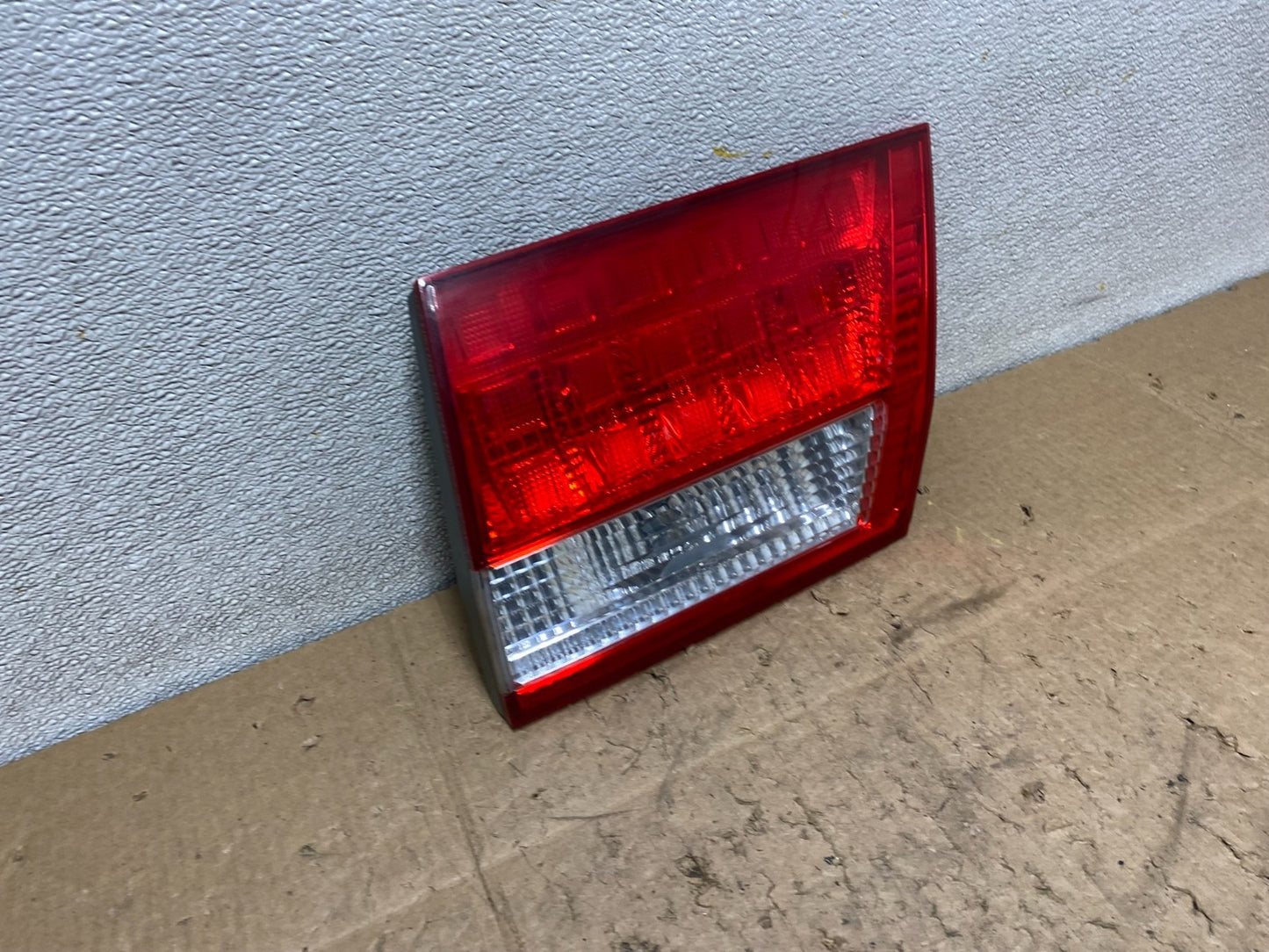 2005 2006 2007 Honda Odyssey Inner Right Passenger RH Tail Light Z1142 DW2