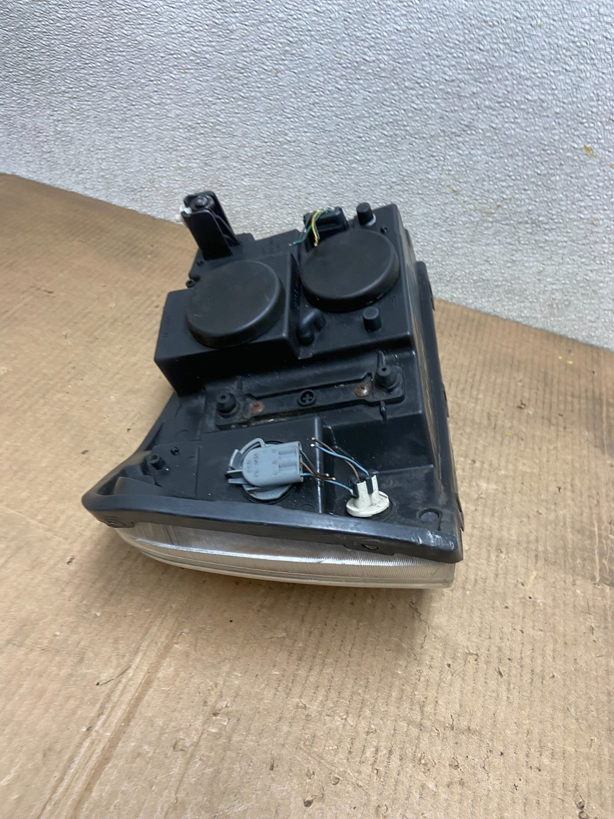 2002 to 2009 Gmc Envoy Left Driver Lh Side Headlight Halogen Oem AA6514 DW7